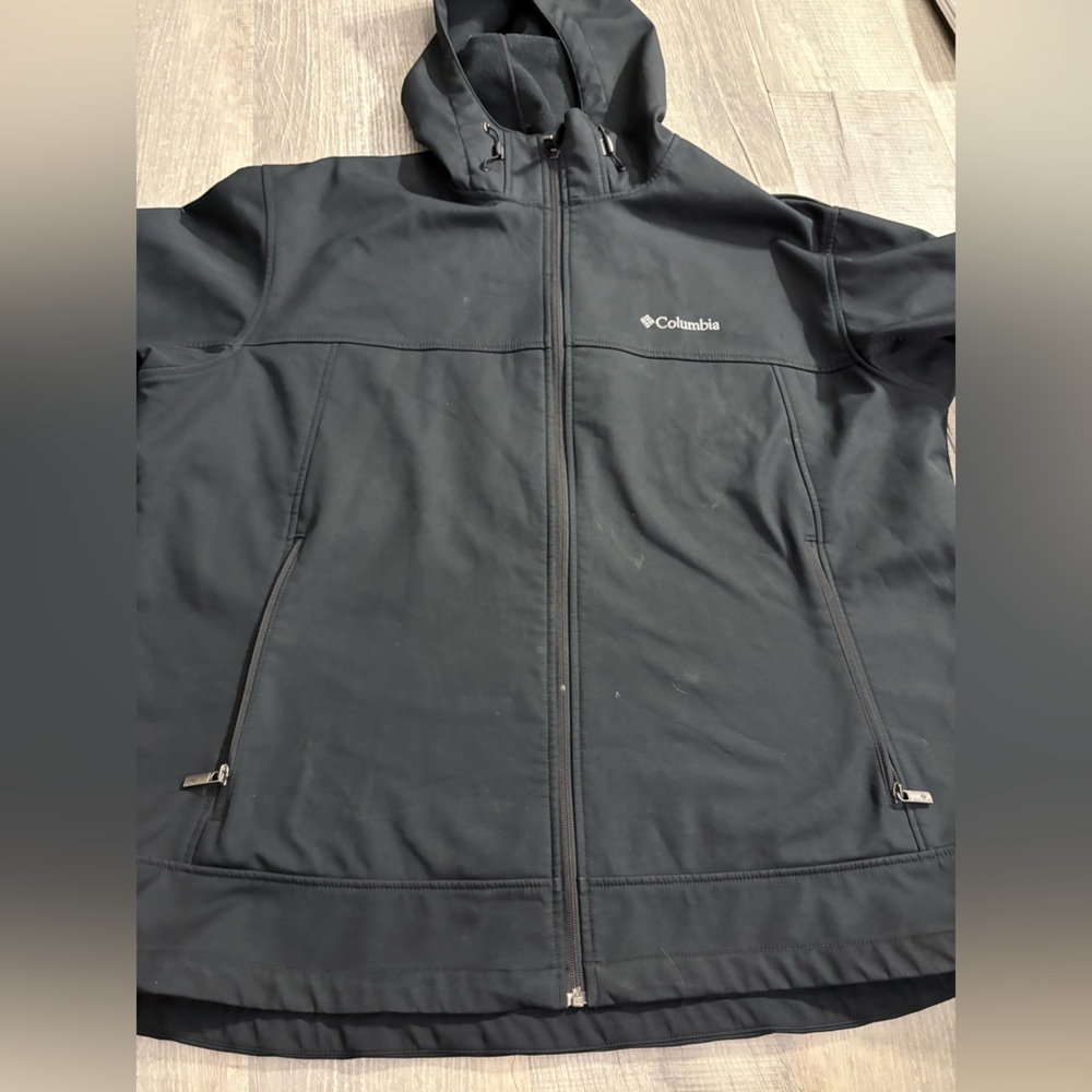 Columbia Men's Black Hooded Jacket ascender softshell warm